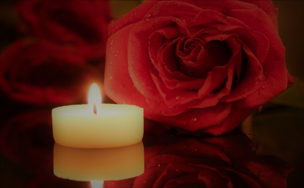 1candle-2288589_1920